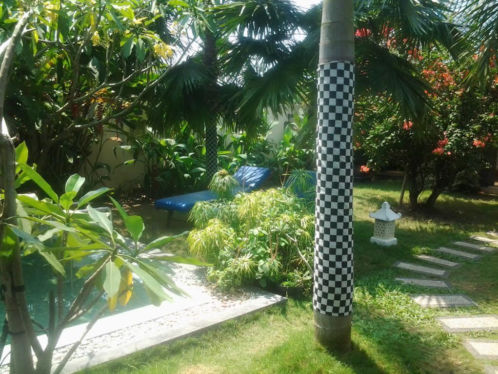 Rosseno Villa Yogyakarta Exterior photo